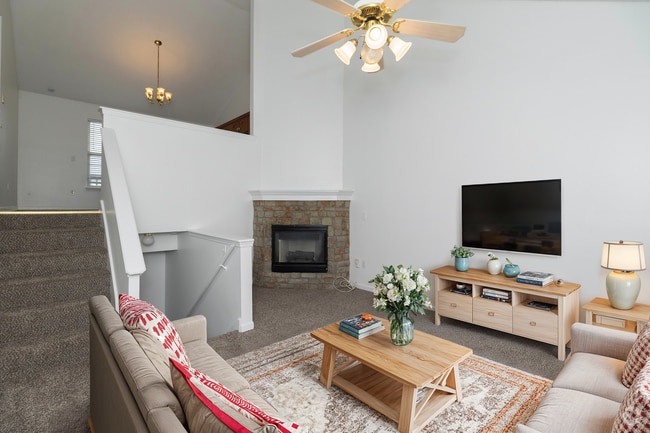 Building Photo - ****COMING SOON**** 3 Bedroom Townhome nea...