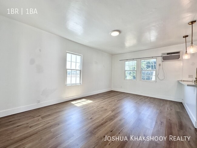 3017 1/2 London St-