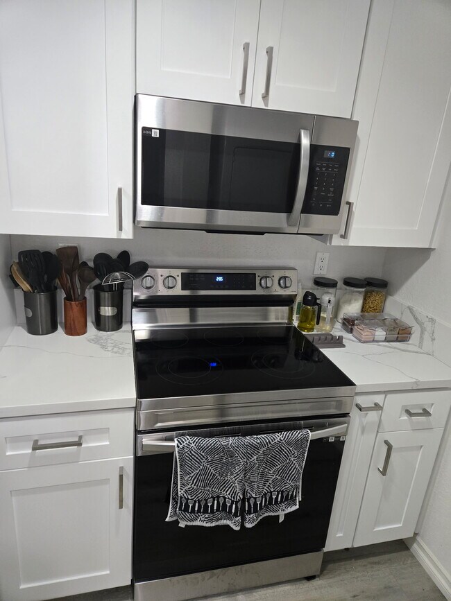 Photo - 9229 Village Glen Dr Unidad 136