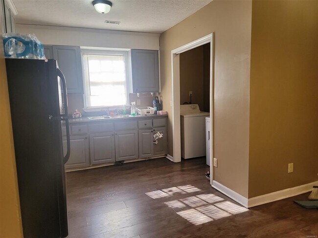 Photo - 3338 S Hull St