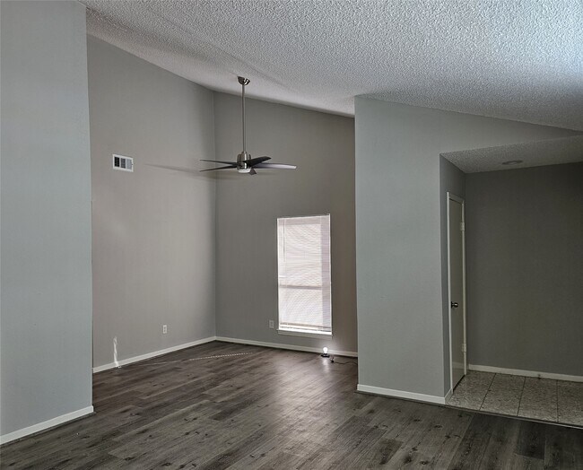 Photo - 7887 Kendalia Dr