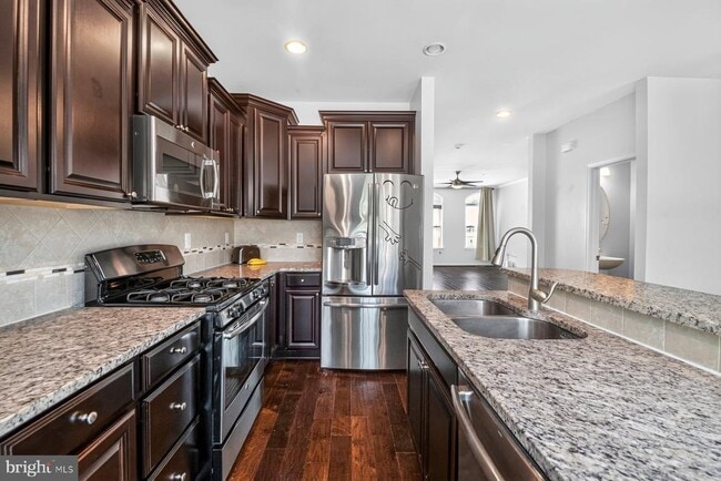 Photo - 728 Millhouse Dr