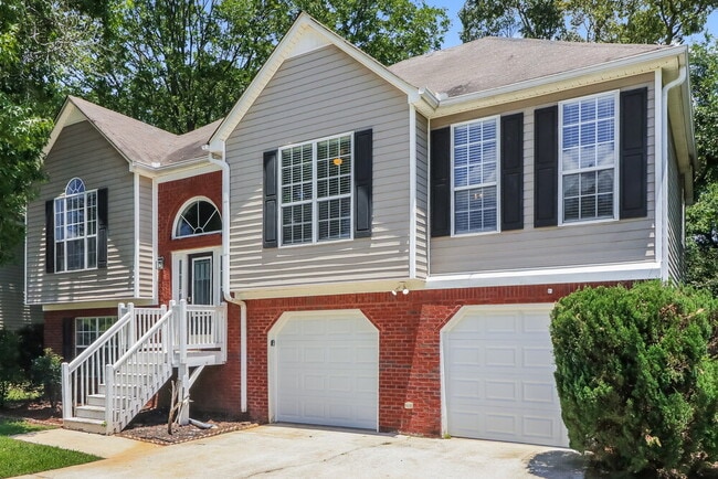 Photo - 3857 Merryweather Trail