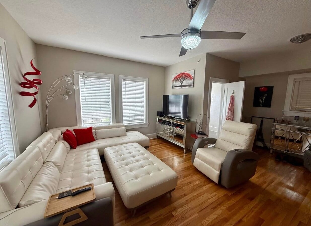 Photo - 210 22nd Ave NE Unit 2