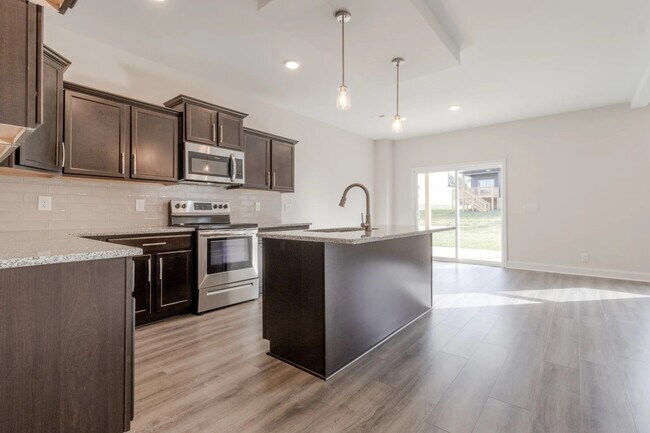 Photo - 506 Trace Ct