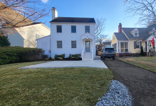 Exterior - 5604 Madison St House