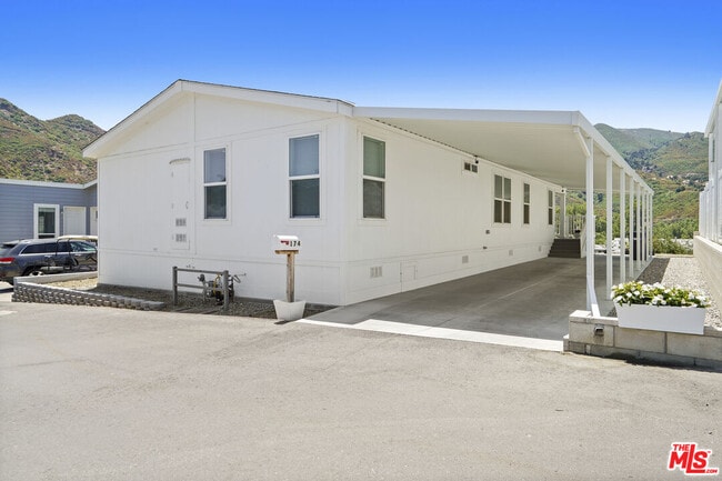 Photo - 30473 Mulholland Hwy
