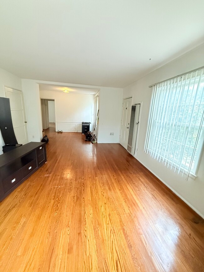 Living Room/Dining Room - 1775 Kelton Ave Unit Like a Small House