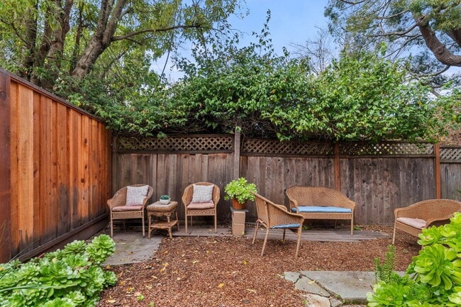 Photo - "Charming 1-Bedroom Retreat with Granite Touches and Pool Access in Berkeley"