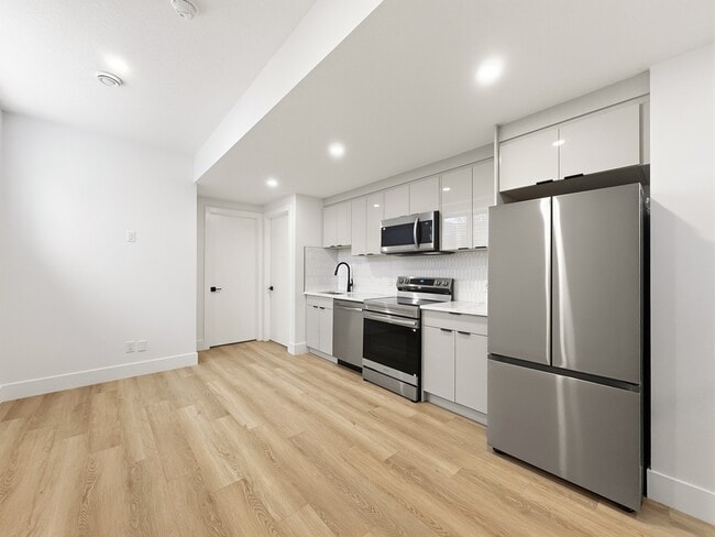 Photo - 4125-41217 17 Ave SW Unit 4125R/ Lower