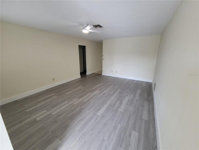 Photo - 1028 Lillian St