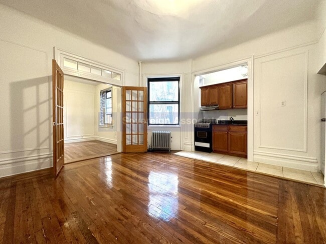 Building Photo - 45 Tiemann Pl