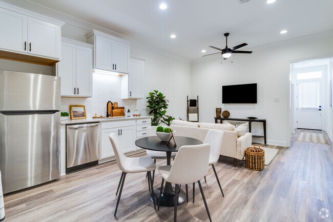 Building Photo - Trinity Villas Rental