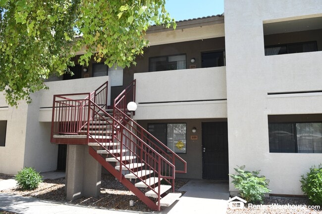Building Photo - 3301 E Earll Dr Rental