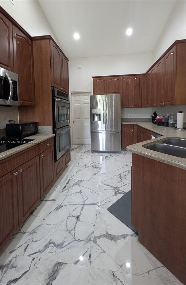 Photo - 612 Columbus Blvd S