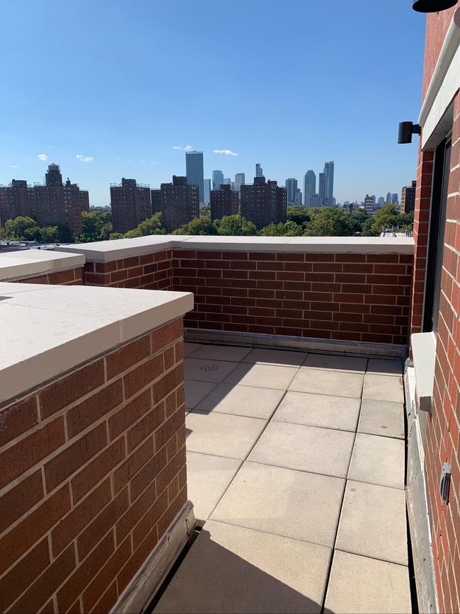 Building Photo - 3212 23rd St Unit 3