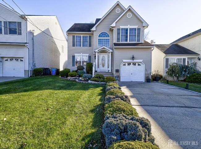 Photo - 357 George St