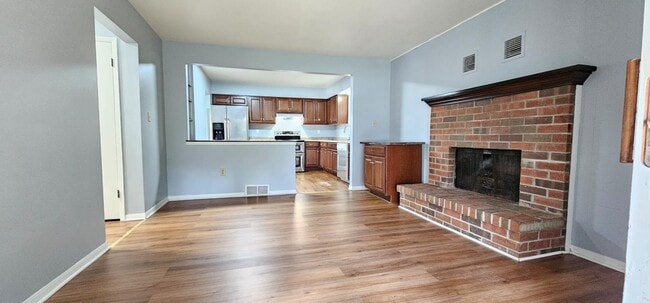 Photo - 16525 Dane Ct E