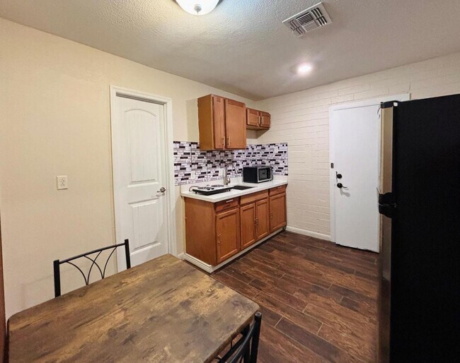 Photo - 4810 N 69th Dr Unidad Studio