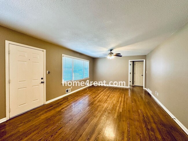 Photo - Beautifully Updated Home in Prime Overland...