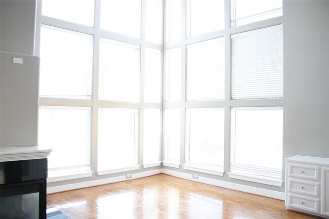 Photo - 332 Asbury St