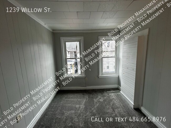 Photo - 1239 Willow St