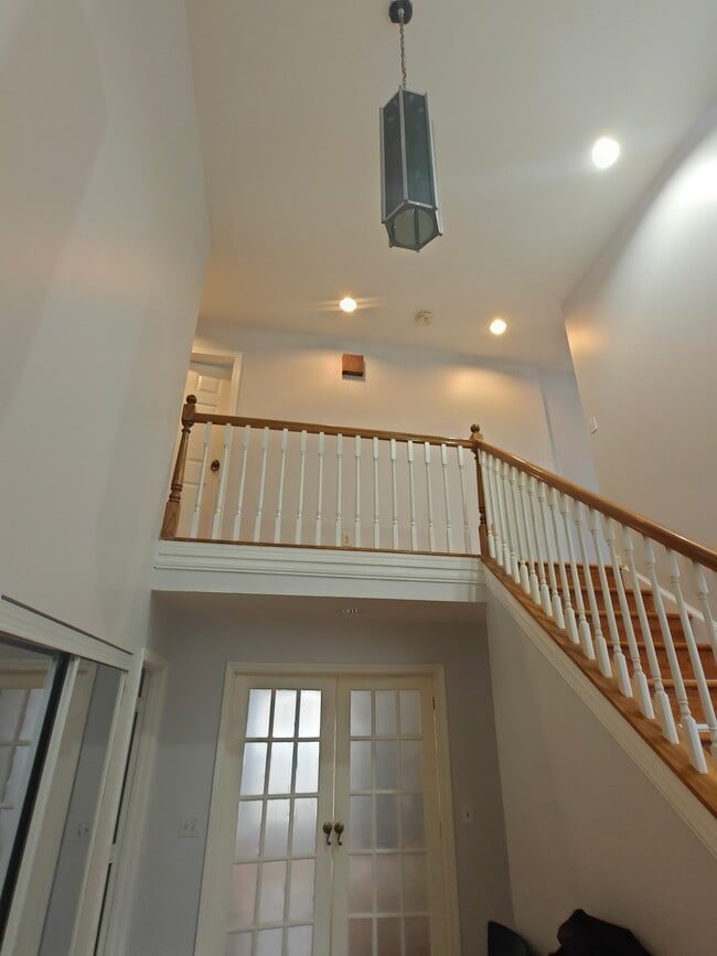 Photo - 223 Springhouse Ln