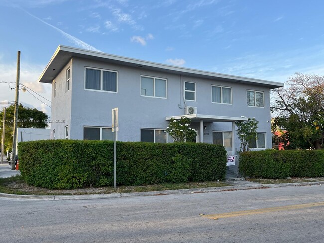 Photo - 1719 NW 1st St Apartment Unit 1