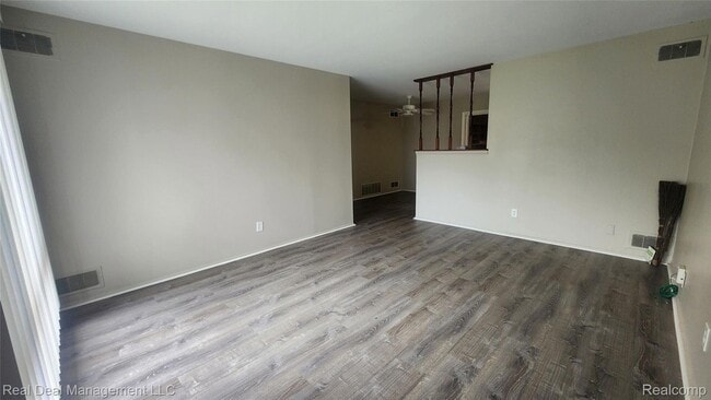 Photo - 2523 Empire Dr