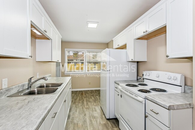 Photo - 2103-2103 S Old Manor Rd Unidad 2103 S. Old Manor Rd.