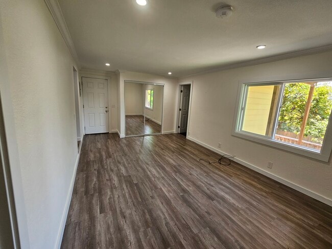 Photo - 9411 Castlewood St Apartments