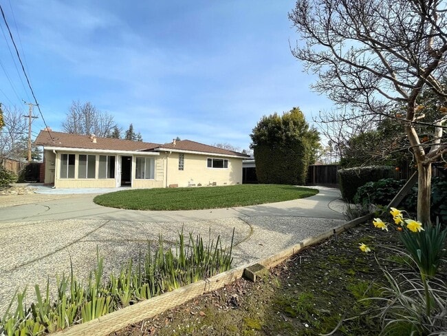 Building Photo - 4876 Springdale Dr