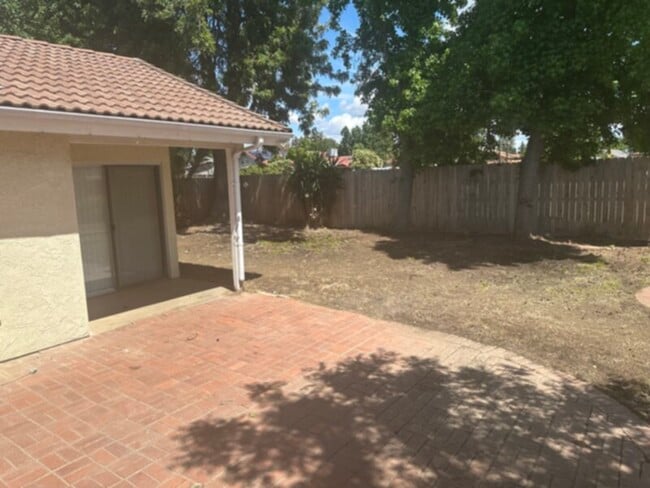 Photo - New paint , new carpet, Clovis schools