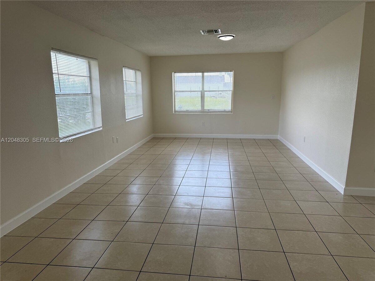 Photo - 764 NW 5th St