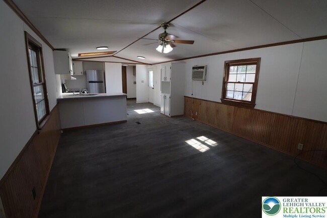 Photo - 238 Birchwood Ln