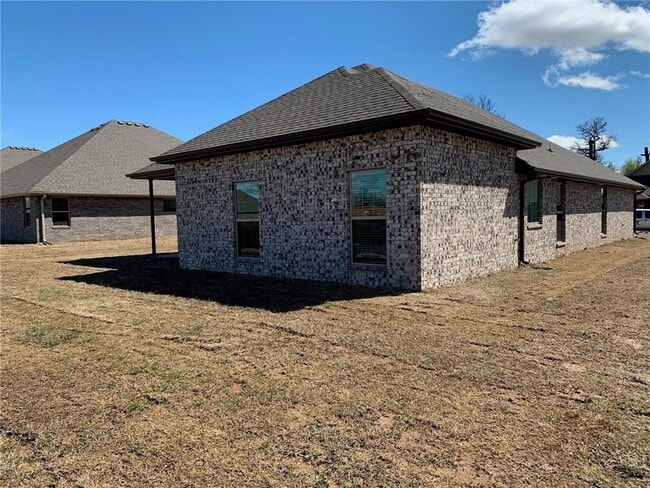 Photo - 740 Arkansas Black