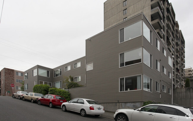 Building Photo - 525 E Roy St Rental