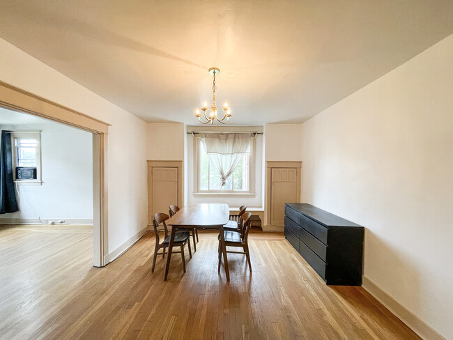 Photo - 5722 Beacon St Townhome