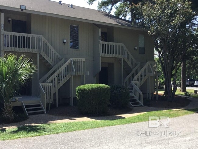 Building Photo - 2060 Sea Cliff Dr N
