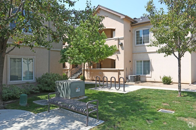 Valley Oak Apartments