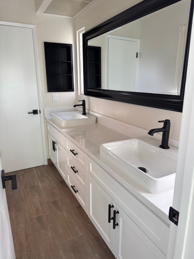 Photo - 568 Lomas Santa Fe Dr