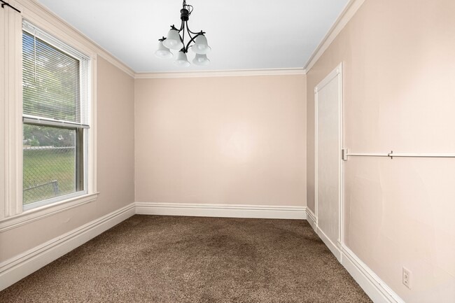 Photo - 1107 E 2nd St Unit 1107