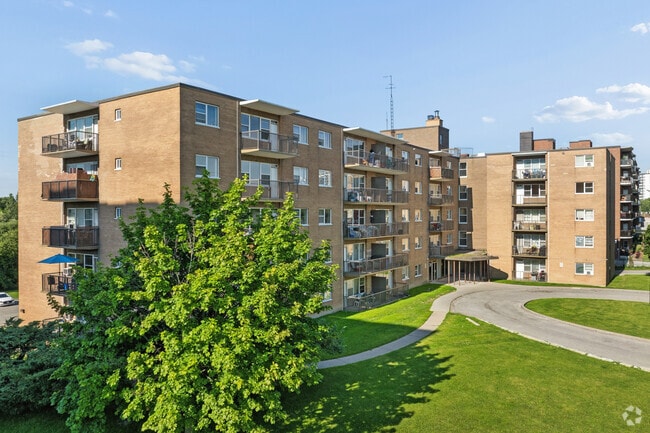 Photo - 34 Dixington Cres