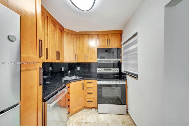 Photo - 1900 Meridian Ave Unit 303