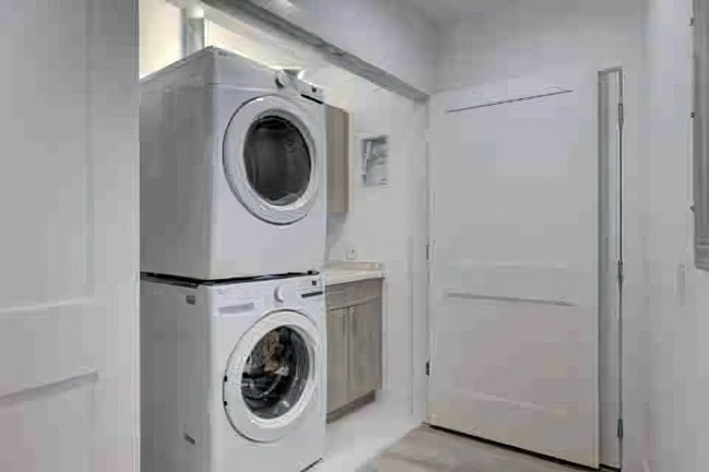 Photo - 8110 Lincoln Ave Unidad 4B