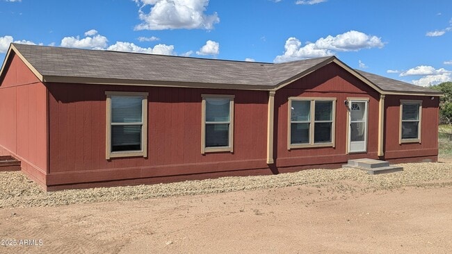 Building Photo - 7875 Loma Ln Rental