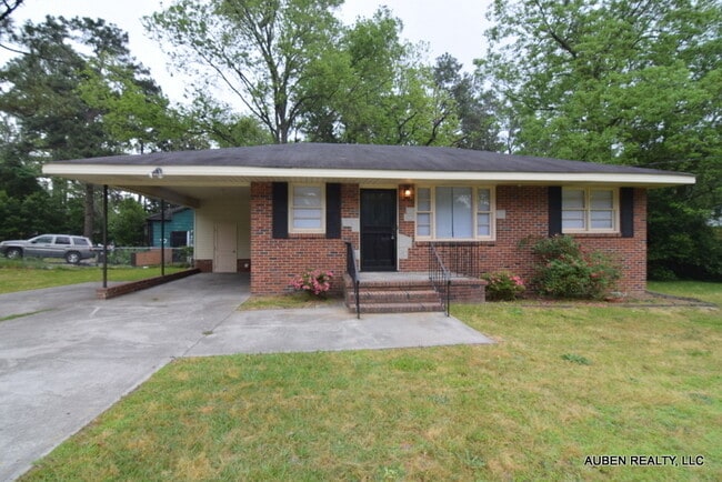 Building Photo - 3 Bed/2 Bath w/ Bonus Room - Section 8 OK!