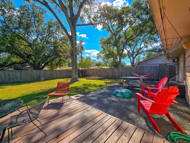 Photo - 9507 Meadowbriar Ln