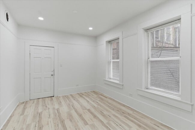 Photo - 2607 W Haddon Ave Unidad 1R