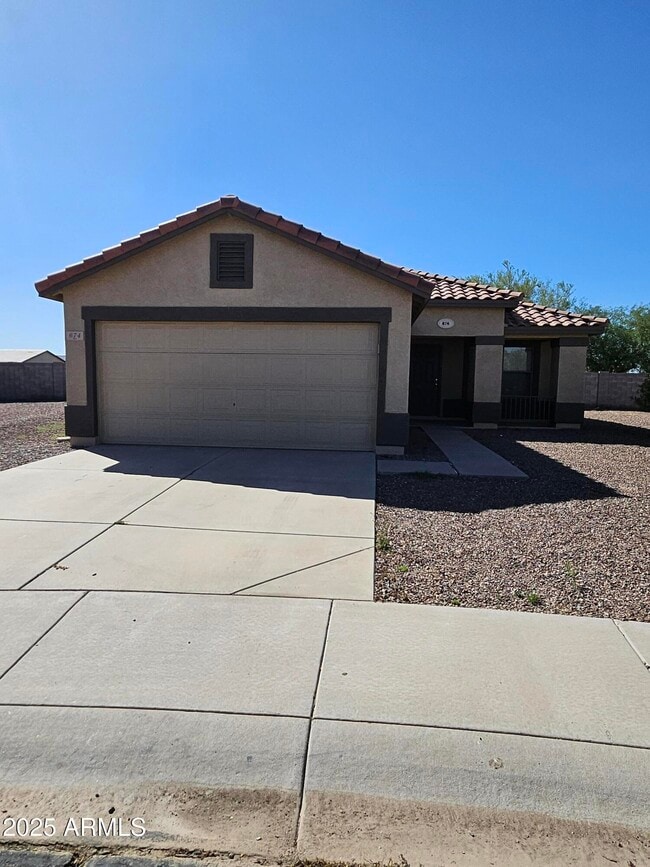 Photo - 674 W Kingman Loop House
